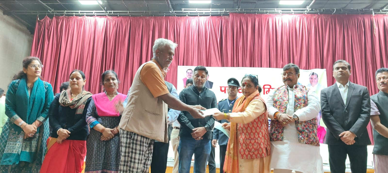 ऋतु खण्डूडी भूषण ऋतु खण्डूडी भूषण