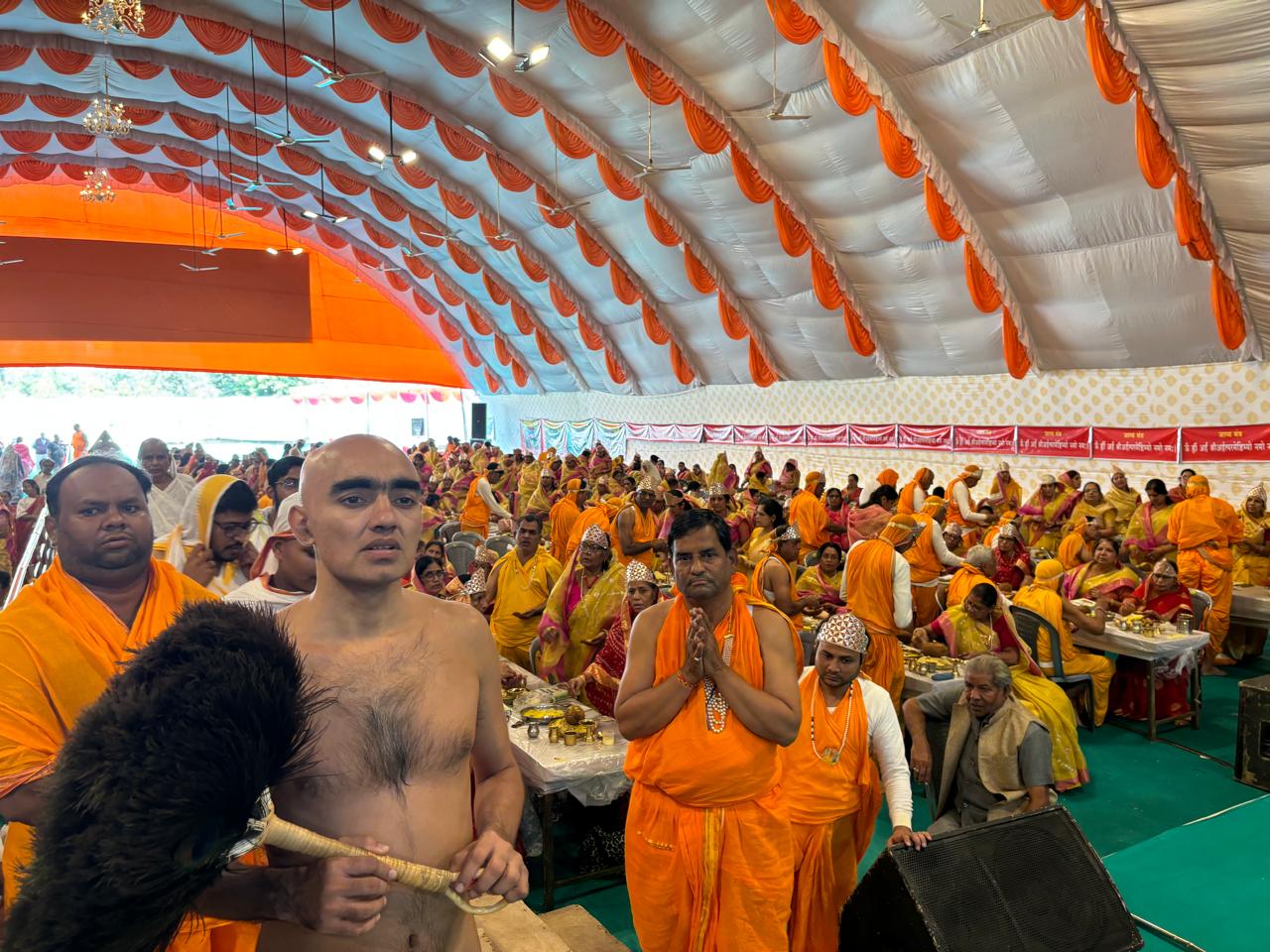 कल्पद्रुम महामंडल विधान में उमड़ रहा भक्ति का सैलाब