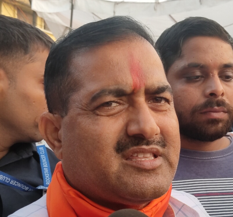 कुंदरकी विधानसभा उप निर्वाचन में जीत के बाद भाजपा उम्मीदवार रामवीर सिंह ठाकुर। कुंदरकी विधानसभा उप निर्वाचन में जीत के बाद भाजपा उम्मीदवार रामवीर सिंह ठाकुर।