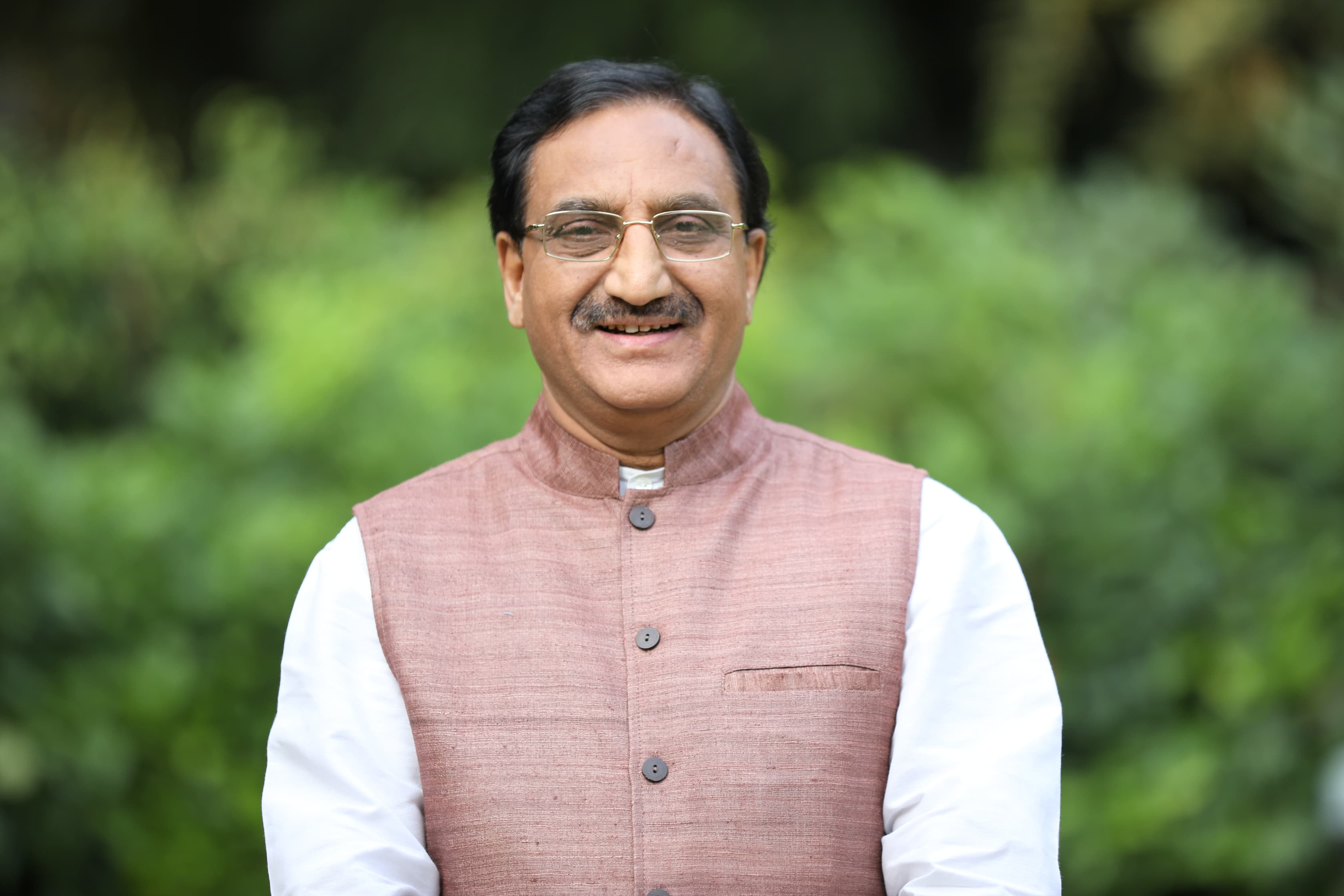 पूर्व मुख्यमंत्री डॉ. रमेश पोखरियाल 'निशंक' पूर्व मुख्यमंत्री डॉ. रमेश पोखरियाल 'निशंक'