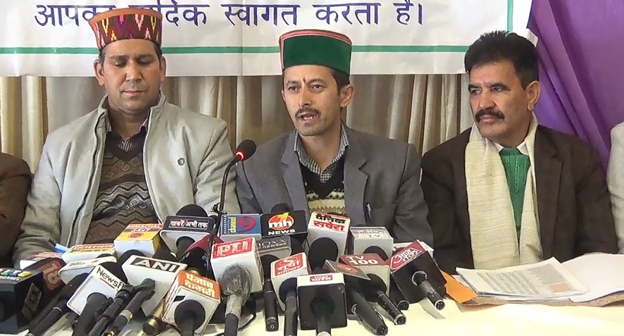 एचपीटीडीसी कर्मचारी महासंघ पत्रकार वार्ता में एचपीटीडीसी कर्मचारी महासंघ पत्रकार वार्ता में