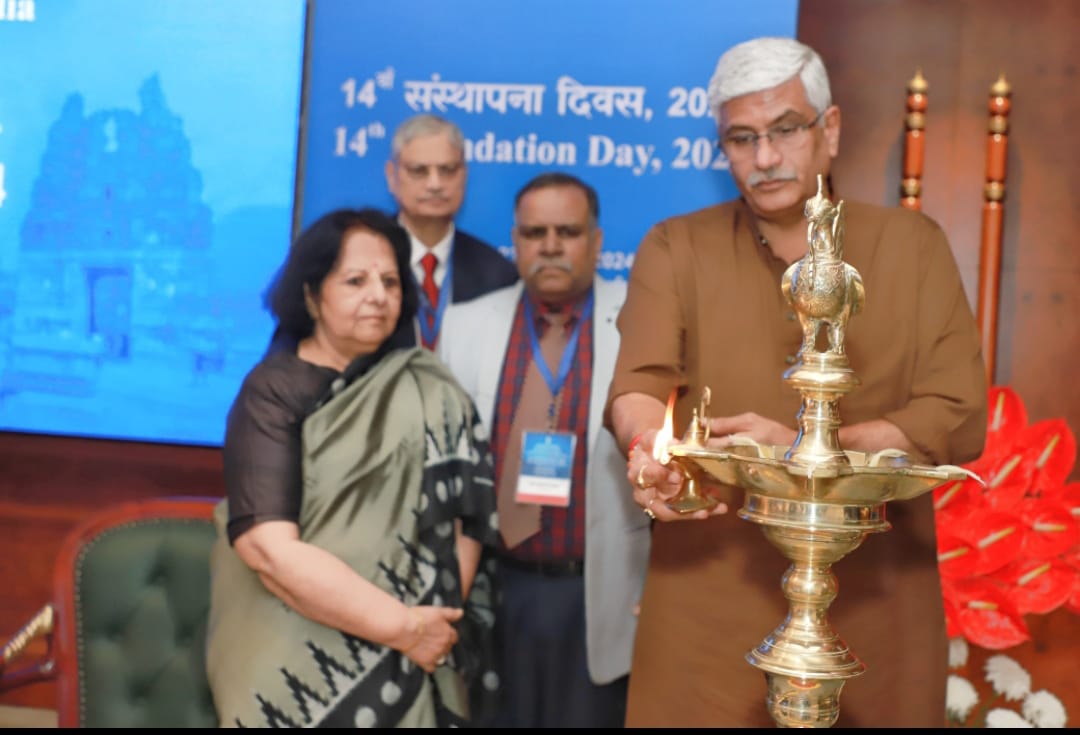 संस्कृति एवं पर्यटन मंत्री गजेन्द्र सिंह शेखावत समारोह का उद्घाटन करते हुए संस्कृति एवं पर्यटन मंत्री गजेन्द्र सिंह शेखावत समारोह का उद्घाटन करते हुए