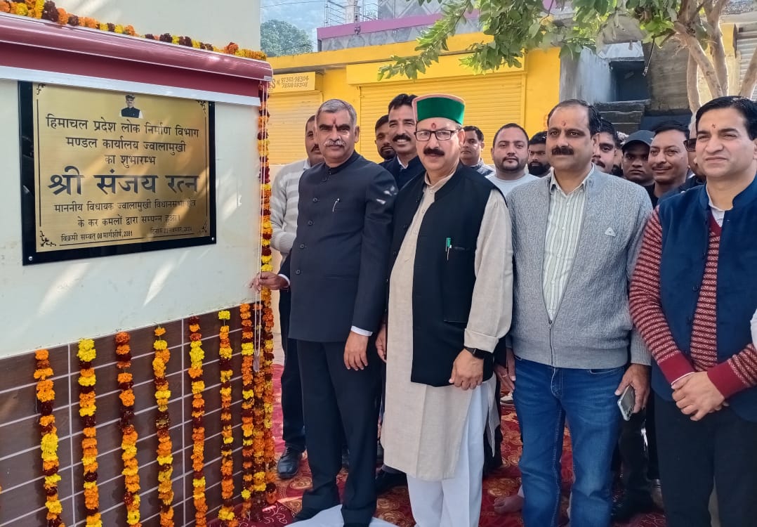 लोक निर्माण विभाग के मंडल कार्यालय का उदघाटन करते हुए विधायक संजय रत्न। लोक निर्माण विभाग के मंडल कार्यालय का उदघाटन करते हुए विधायक संजय रत्न।