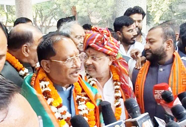 भाजपा उम्मीदवार सुनील साेनी भाजपा उम्मीदवार सुनील साेनी