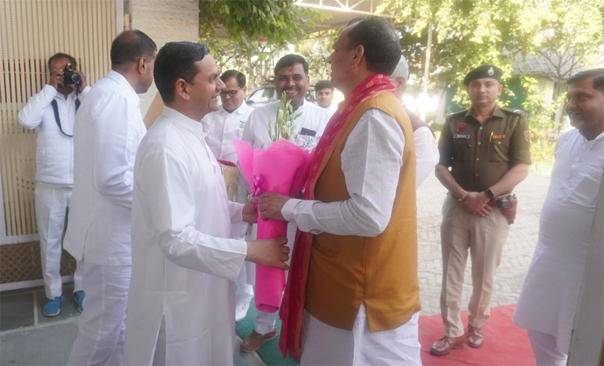 24 Snp-7 सोनीपत: विश्व कल्याण सरोवर, मुरथल सोनीपत (दिल्ली जोन) में स्वस्थ और स्वच्छ समाज के निर्माण के लिए उस पार नामक एक प्रेरणादायक कार्यक्रम में भाजपा प्रदेश अध्यक्ष मोहन लाल बडौली 24 Snp-7 सोनीपत: विश्व कल्याण सरोवर, मुरथल सोनीपत (दिल्ली जोन) में स्वस्थ और स्वच्छ समाज के निर्माण के लिए उस पार नामक एक प्रेरणादायक कार्यक्रम में भाजपा प्रदेश अध्यक्ष मोहन लाल बडौली