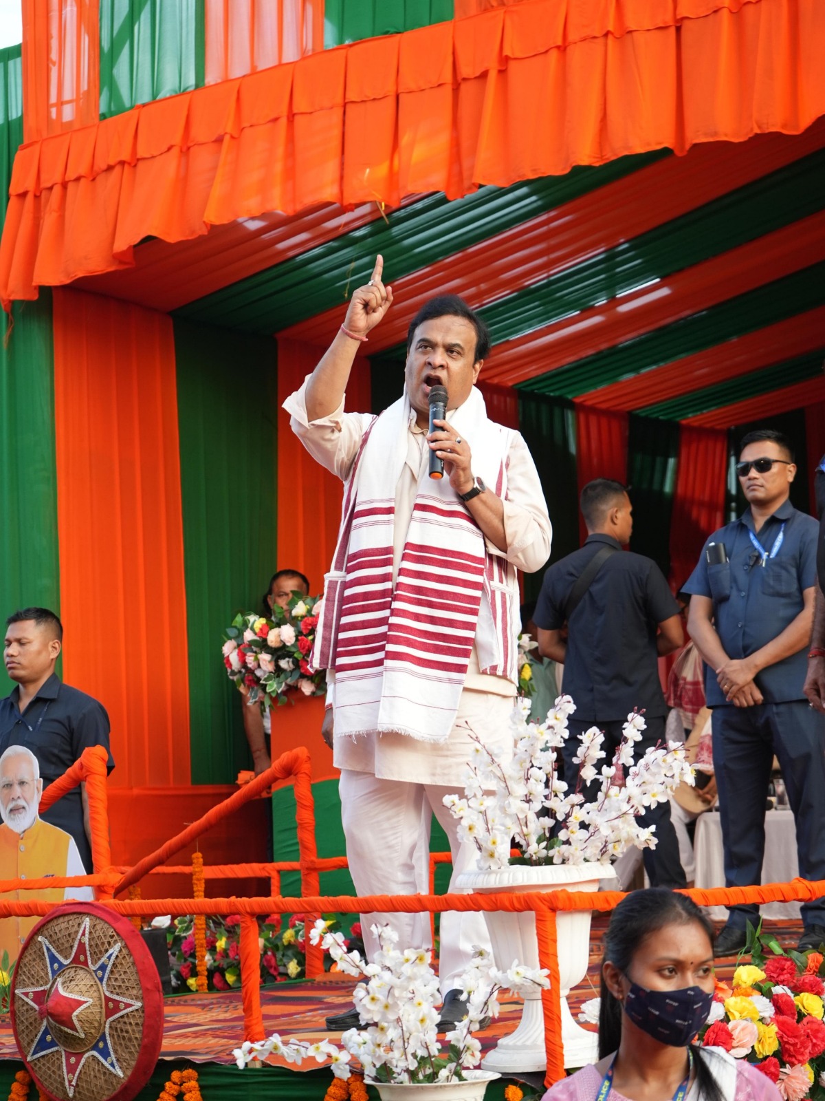विस उपचुनाव में आज बिहाली और सामगुरी में मुख्यमंत्री डॉ हिमंत बिस्व सरमा के रोड शो की तस्वीरें। विस उपचुनाव में आज बिहाली और सामगुरी में मुख्यमंत्री डॉ हिमंत बिस्व सरमा के रोड शो की तस्वीरें।