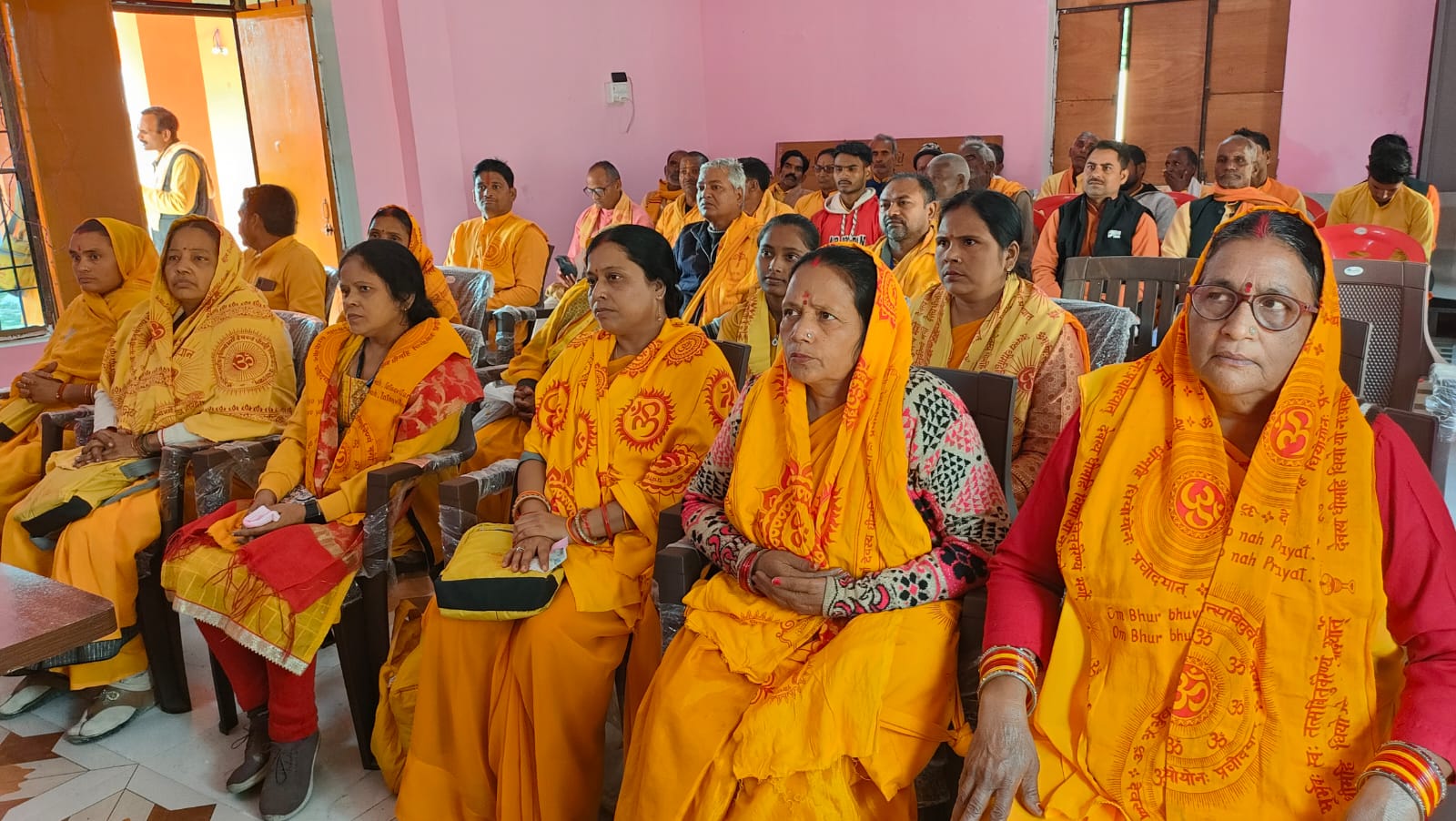 बसंतापुर में एक साथ 108 घरों में हुआ गायत्री यज्ञ बसंतापुर में एक साथ 108 घरों में हुआ गायत्री यज्ञ