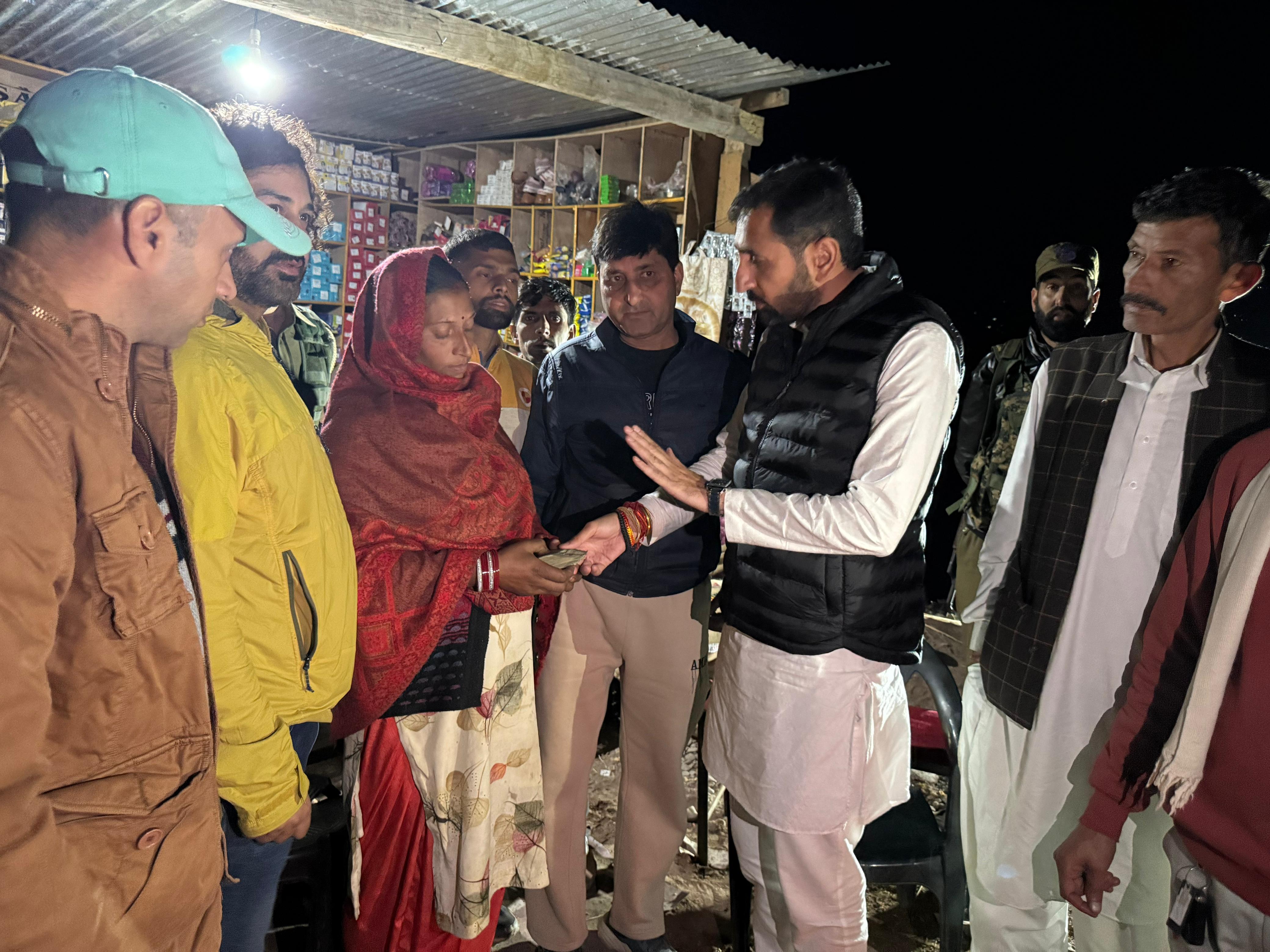 वंचित लड़की की शादी के लिए वित्तीय सहायता प्रदान की