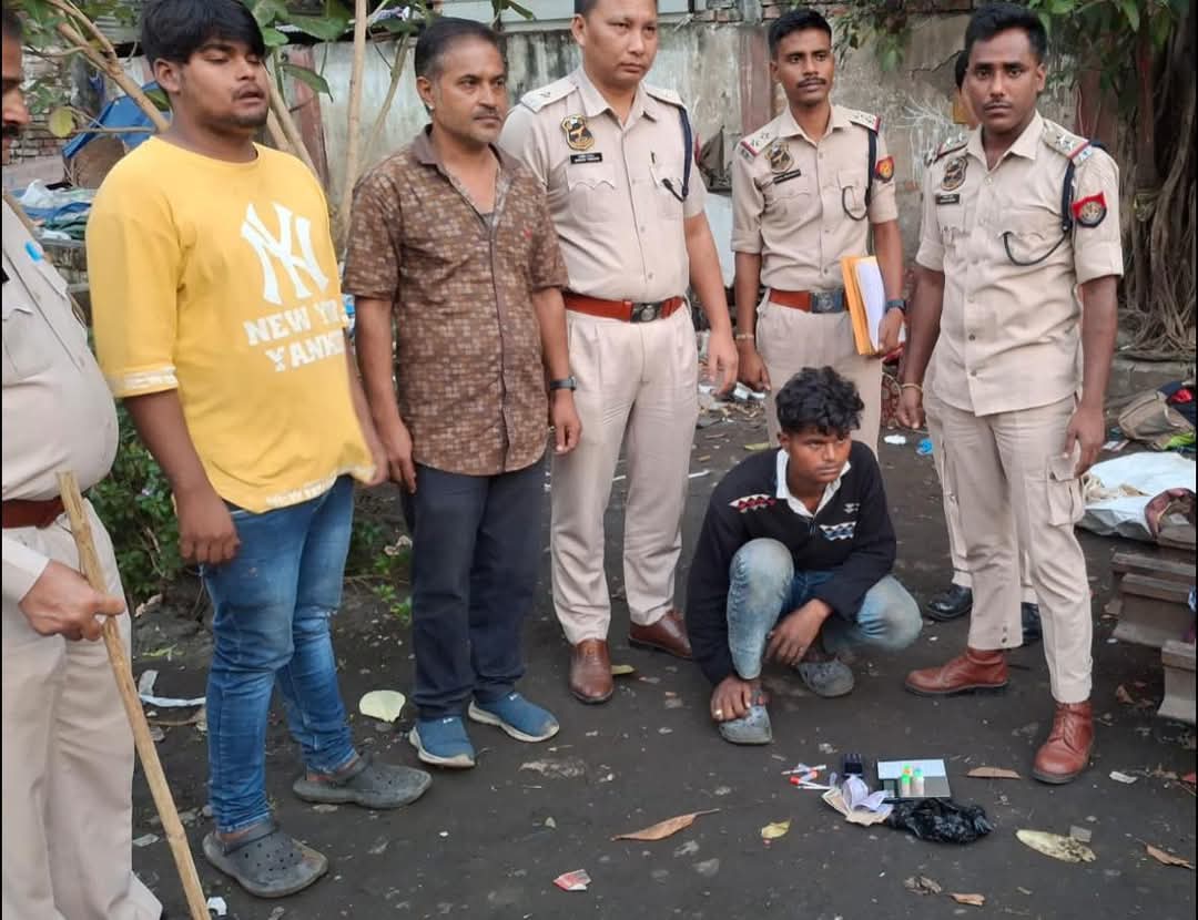 नकली नोट और हीरोइन समय दो गिरफ्तार नकली नोट और हीरोइन समय दो गिरफ्तार