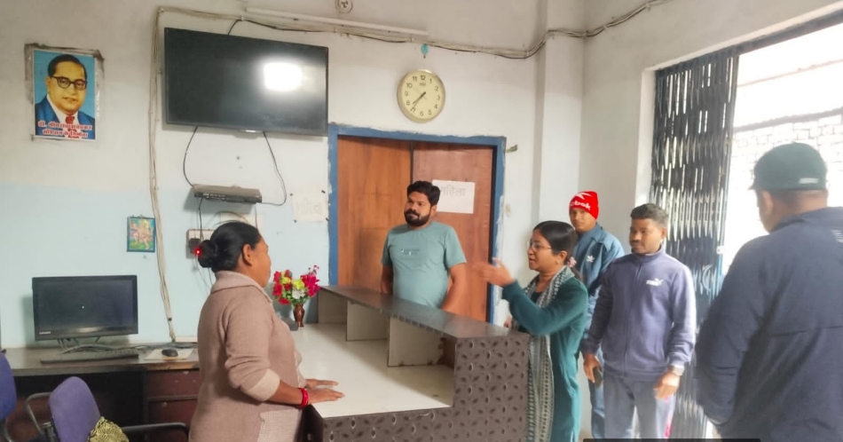 आयुक्त प्रिया गोयल रैन बसेरा में व्यवस्थाओं का जायजा लेते हुए। आयुक्त प्रिया गोयल रैन बसेरा में व्यवस्थाओं का जायजा लेते हुए।