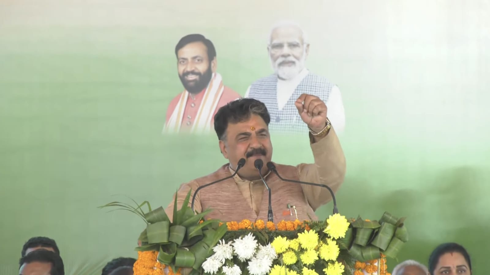 रैली को संबोधित करते हुए डा. मिड्ढा। रैली को संबोधित करते हुए डा. मिड्ढा।