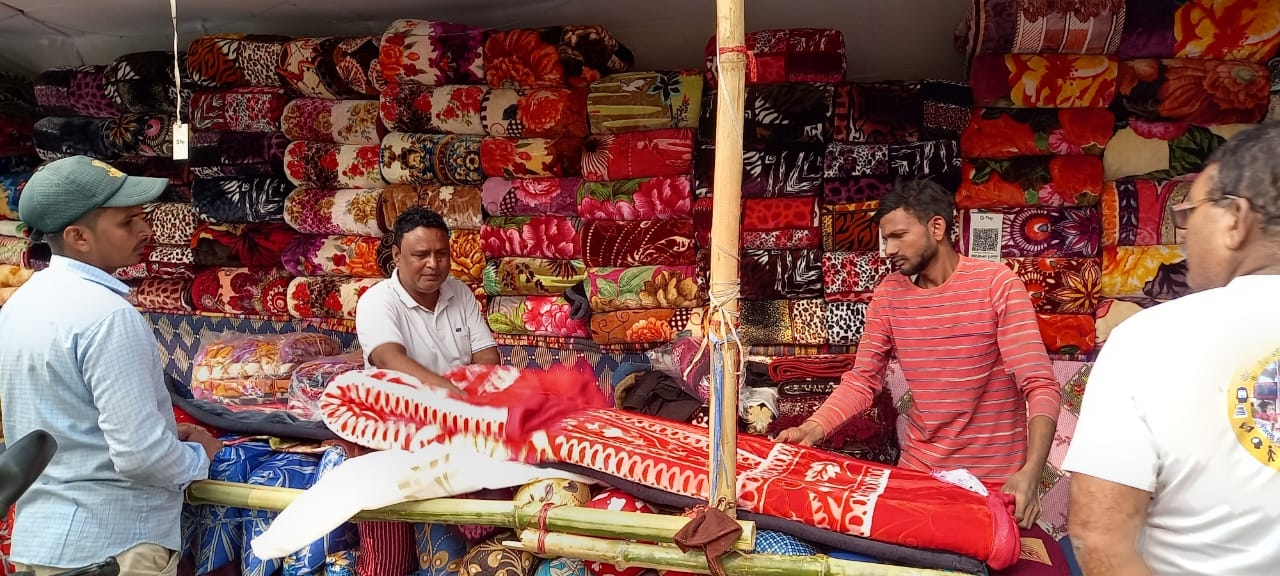 गर्म कपड़े की दुकान गर्म कपड़े की दुकान