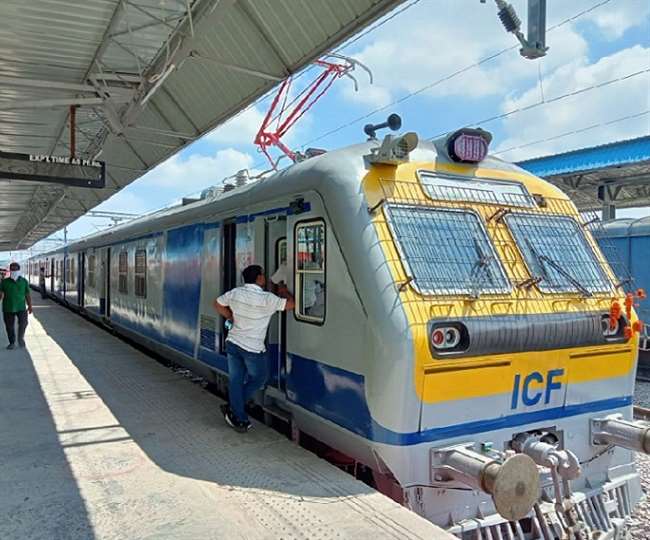 ट्रेन ट्रेन