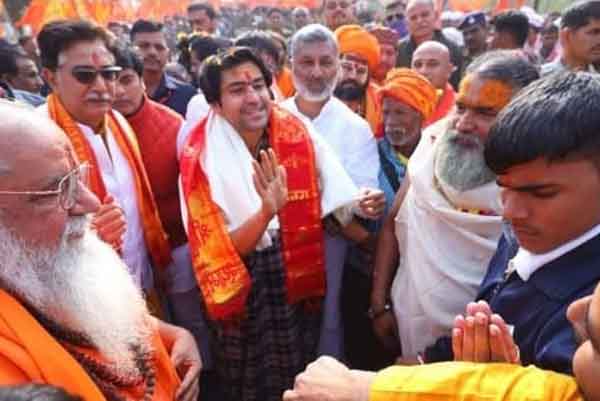 छतरपुर : बहू.बेटियों को बचाना है तो सड़को पर आना ही होगा : पंडित धीरेन्द्र कृष्ण छतरपुर : बहू.बेटियों को बचाना है तो सड़को पर आना ही होगा : पंडित धीरेन्द्र कृष्ण