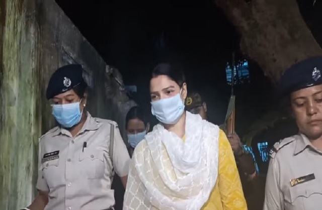 शिक्षा भर्ती भ्रष्टाचार मामले में गिरफ्तार अर्पिता मुखर्जी शिक्षा भर्ती भ्रष्टाचार मामले में गिरफ्तार अर्पिता मुखर्जी
