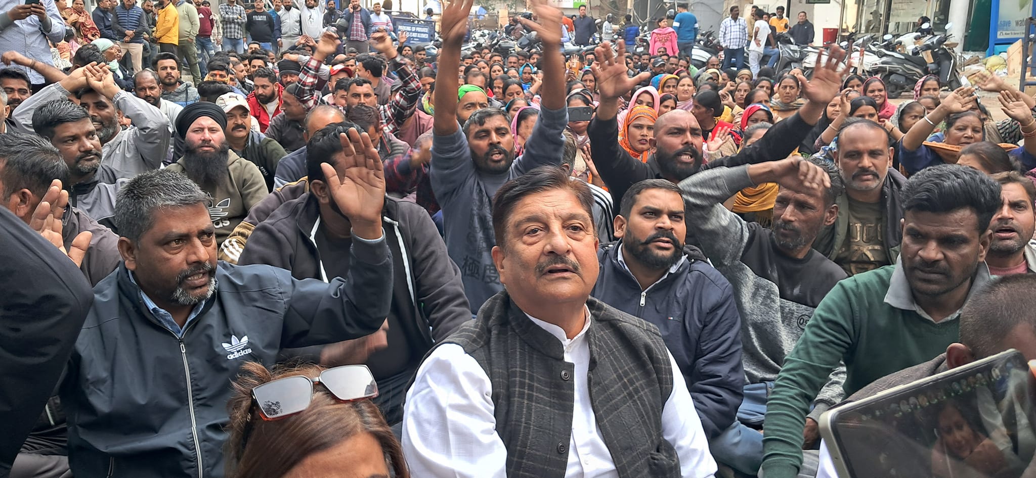 मिशन स्टेटहुड ने जेएमसी सफाई कर्मचारी यूनियन की मांगों का समर्थन किया मिशन स्टेटहुड ने जेएमसी सफाई कर्मचारी यूनियन की मांगों का समर्थन किया
