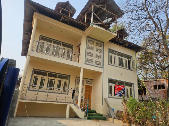अनंतनाग जिले में दो अलग-अलग मामलों में 1.60 करोड़ रुपये की संपत्ति कुर्क अनंतनाग जिले में दो अलग-अलग मामलों में 1.60 करोड़ रुपये की संपत्ति कुर्क