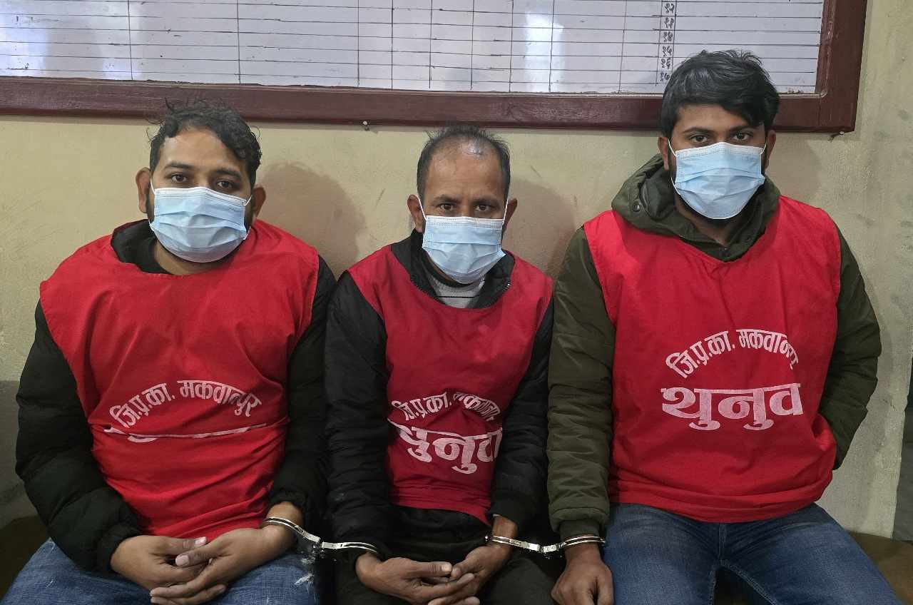 अवैध विदेशी मुद्रा के साथ गिरफ्तार भारतीय नागरिक अवैध विदेशी मुद्रा के साथ गिरफ्तार भारतीय नागरिक