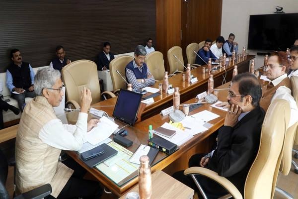 संविधान दिवस आयोजन सम्बंधी बैठक लेते हुए मुख्य सचिव अनुराग जैन संविधान दिवस आयोजन सम्बंधी बैठक लेते हुए मुख्य सचिव अनुराग जैन