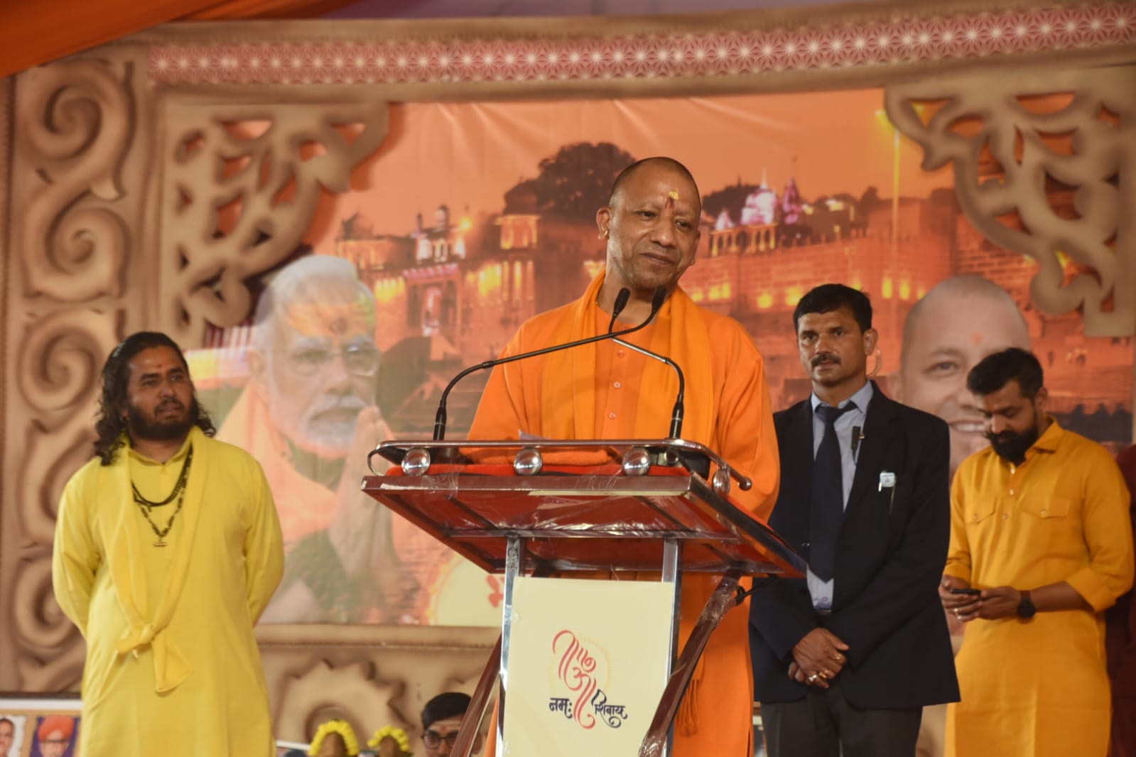 शिव महापुराण कथा में शामिल मुख्यमंत्री : फोटो बच्चा गुप्ता शिव महापुराण कथा में शामिल मुख्यमंत्री : फोटो बच्चा गुप्ता