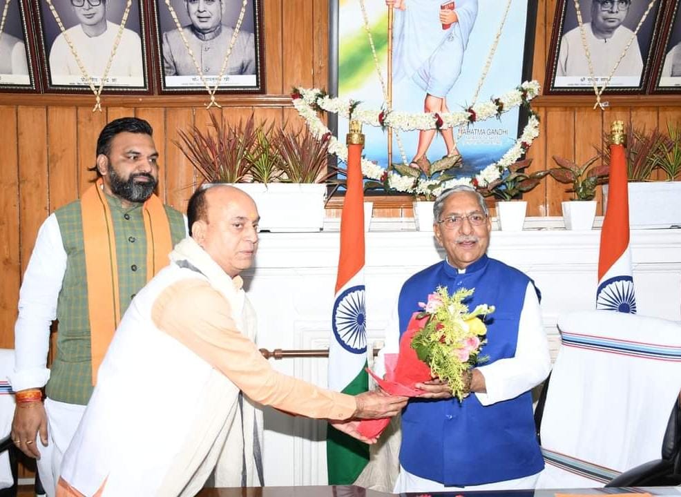 अररिया फोटो:विधायक विधानसभा अध्यक्ष को पुष्प गुच्छ भेंट करते अररिया फोटो:विधायक विधानसभा अध्यक्ष को पुष्प गुच्छ भेंट करते