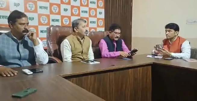 निकाय चुनाव को लेकर समीक्षा बैठक सम्पन्न निकाय चुनाव को लेकर समीक्षा बैठक सम्पन्न