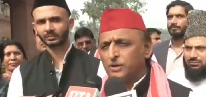 अखिलेश यादव अखिलेश यादव