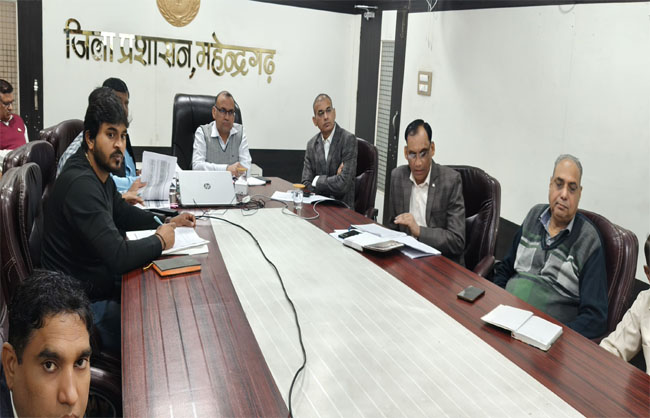 वीडियो कॉन्फ्रेंसिंग के दौरान मौजूद उपायुक्त डॉ विवेक भारती। वीडियो कॉन्फ्रेंसिंग के दौरान मौजूद उपायुक्त डॉ विवेक भारती।