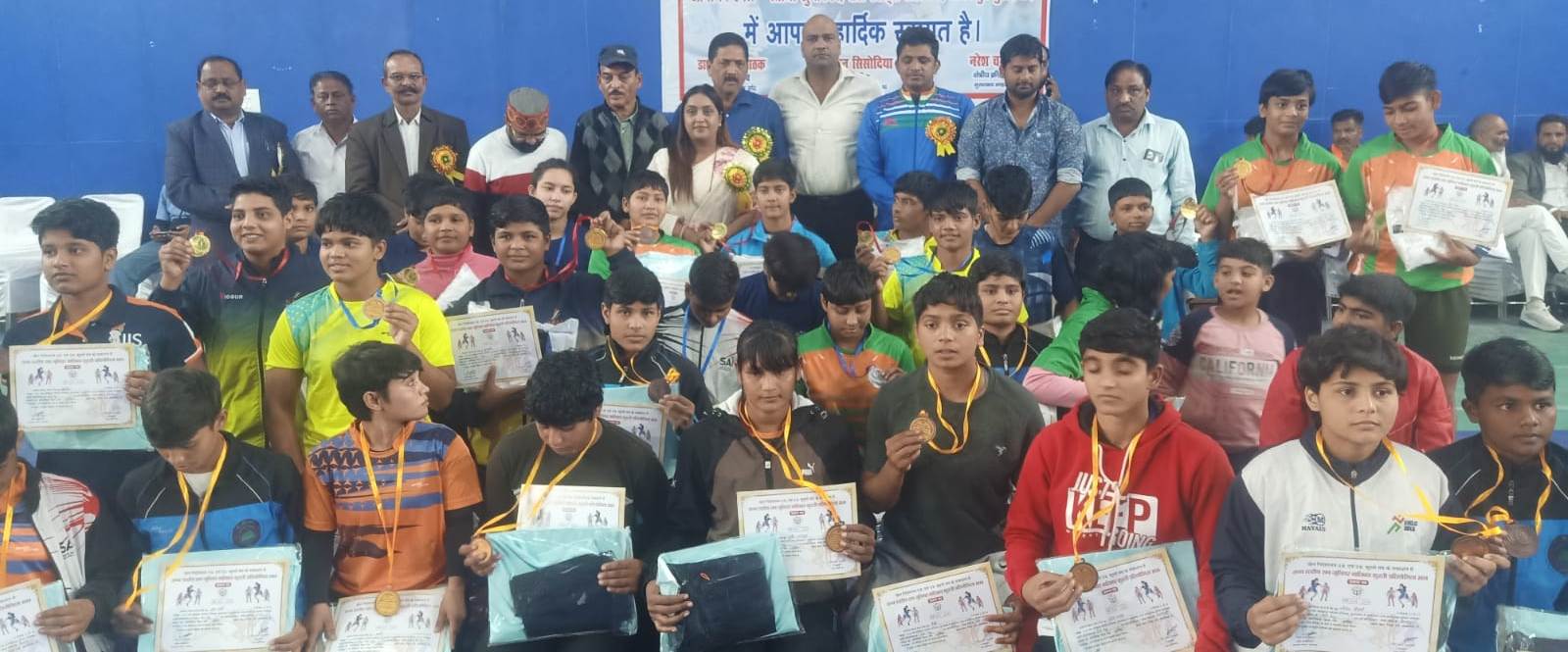 राज्य स्तरीय सब जूनियर बालिका कुश्ती प्रतियोगिता के विभिन्न भार वर्ग के हुए फाइनल मुकाबले राज्य स्तरीय सब जूनियर बालिका कुश्ती प्रतियोगिता के विभिन्न भार वर्ग के हुए फाइनल मुकाबले