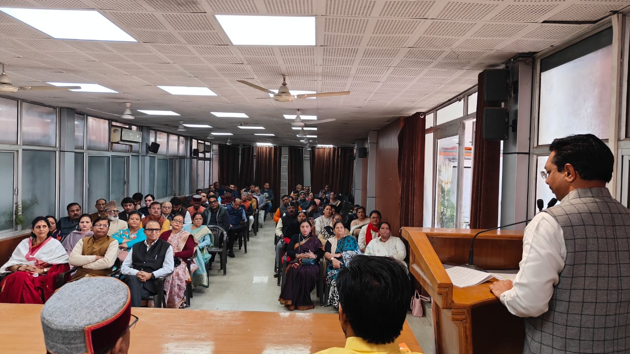भाजपा प्रदेश कार्यालय में संविधान दिवस पर आयोजित गोष्ठी को संबोधित करते महामंत्री संगठन अजय कुमार। भाजपा प्रदेश कार्यालय में संविधान दिवस पर आयोजित गोष्ठी को संबोधित करते महामंत्री संगठन अजय कुमार।
