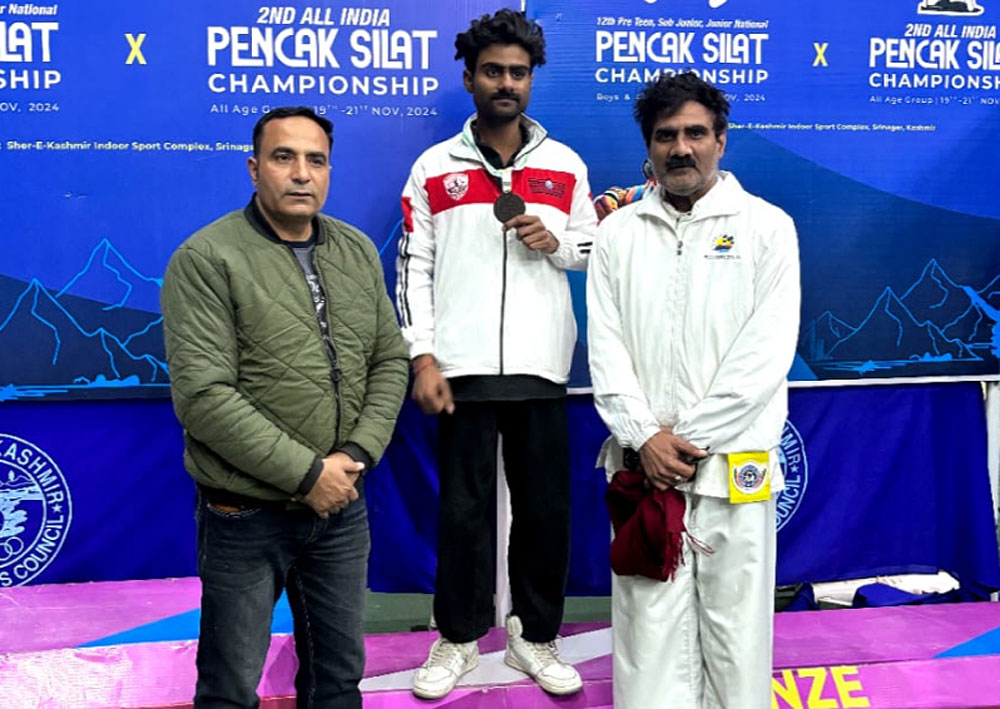 आल इंडिया पेनचाक सिलाट चैम्पियनशिप श्रीनगर में : बीकानेर के हिमांशु, देवेन्द्र व शोभा ने जीते नेशनल मेडल्स आल इंडिया पेनचाक सिलाट चैम्पियनशिप श्रीनगर में : बीकानेर के हिमांशु, देवेन्द्र व शोभा ने जीते नेशनल मेडल्स