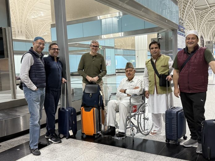 डॉ. फारूक, मुख्यमंत्री उमर अब्दुल्ला और अन्य एनसी नेता उमराह तीर्थयात्रा के लिए मदीना पहुंचे डॉ. फारूक, मुख्यमंत्री उमर अब्दुल्ला और अन्य एनसी नेता उमराह तीर्थयात्रा के लिए मदीना पहुंचे
