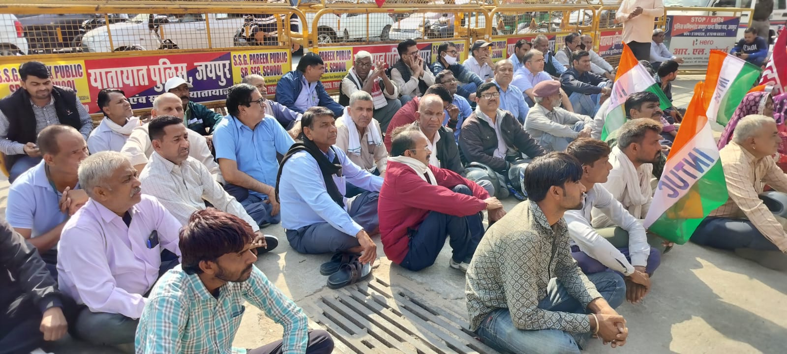 जयपुर में केंद्रीय श्रम संगठनों ने किया विरोध प्रदर्शन जयपुर में केंद्रीय श्रम संगठनों ने किया विरोध प्रदर्शन
