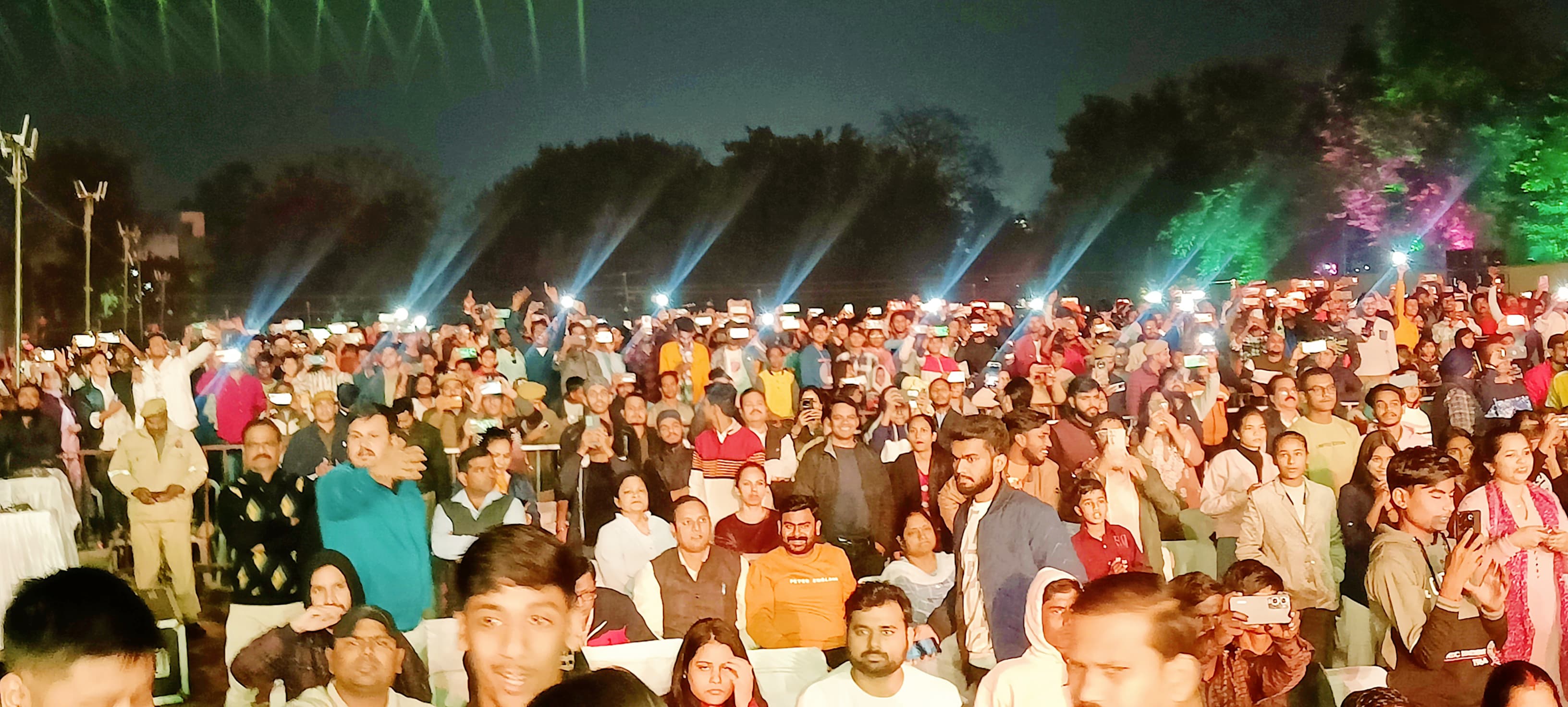 संस्कृति के नामचीन और स्थानीय कलाकार ने दी शानदार प्रस्तुति, मोहा मन संस्कृति के नामचीन और स्थानीय कलाकार ने दी शानदार प्रस्तुति, मोहा मन