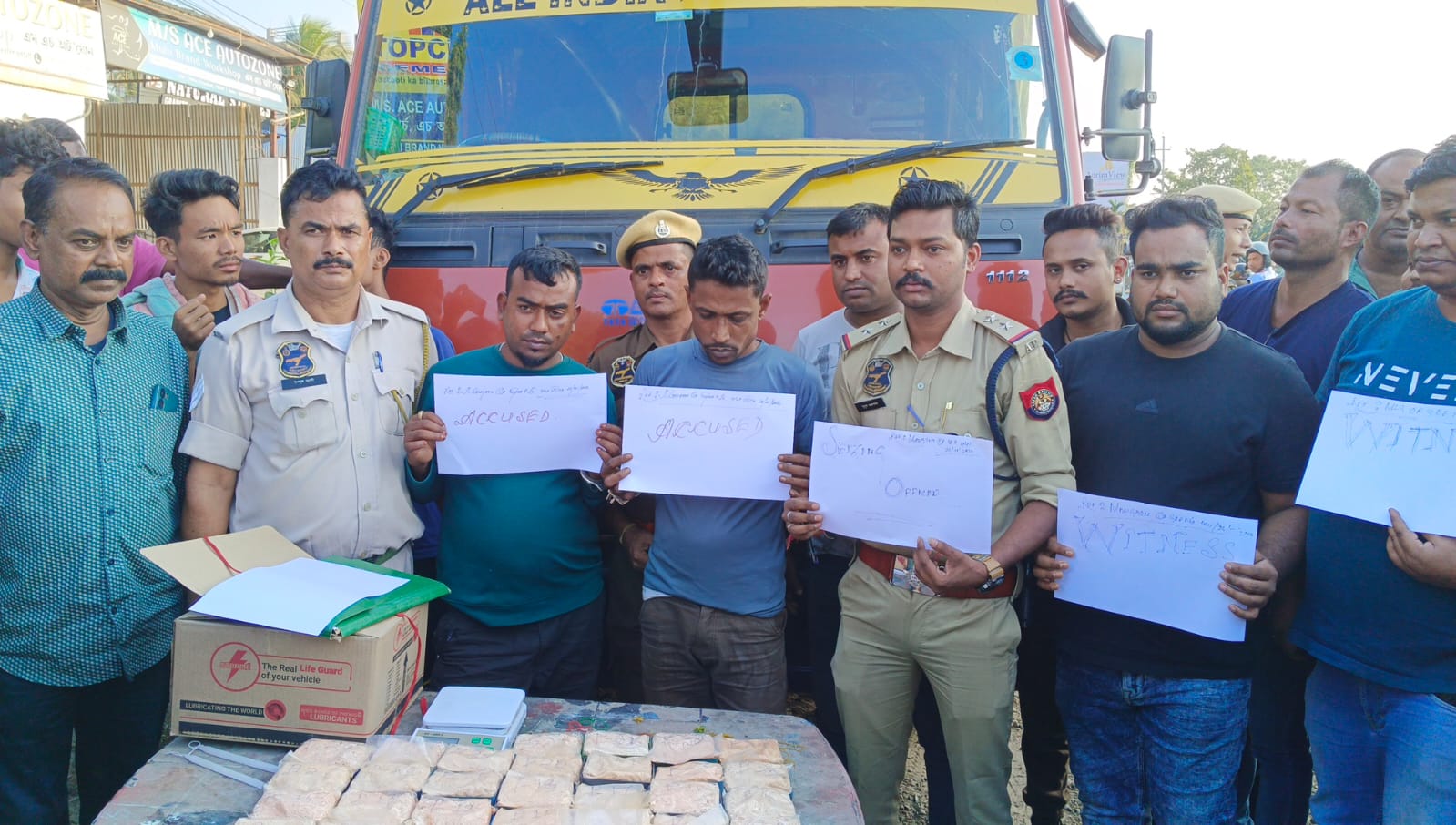 भारी मात्रा में हीरोइन समय दो गिरफ्तार भारी मात्रा में हीरोइन समय दो गिरफ्तार