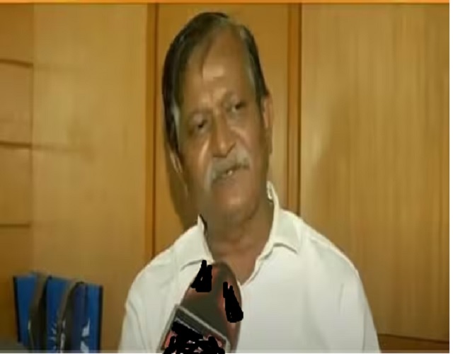 भ्रष्टाचार मामले में आरोपित कालीघाट के काकू भ्रष्टाचार मामले में आरोपित कालीघाट के काकू