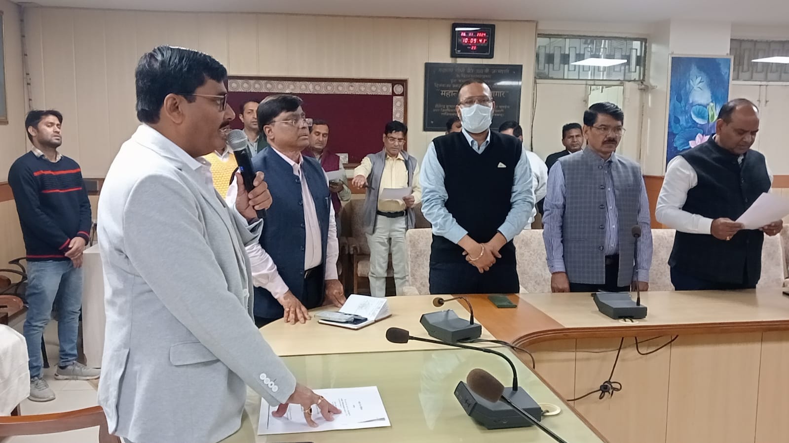 संविधान दिवस पर आयोजित कार्यक्रम में उपस्थित डीएम संविधान दिवस पर आयोजित कार्यक्रम में उपस्थित डीएम