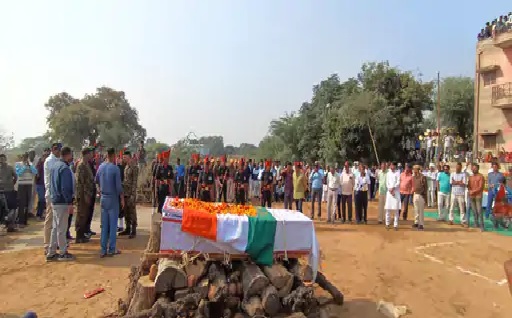 सूरजगढ़ (झुंझुनूं) के काजड़ा हॉस्पिटल के पीछे हुआ अंतिम संस्कार सूरजगढ़ (झुंझुनूं) के काजड़ा हॉस्पिटल के पीछे हुआ अंतिम संस्कार