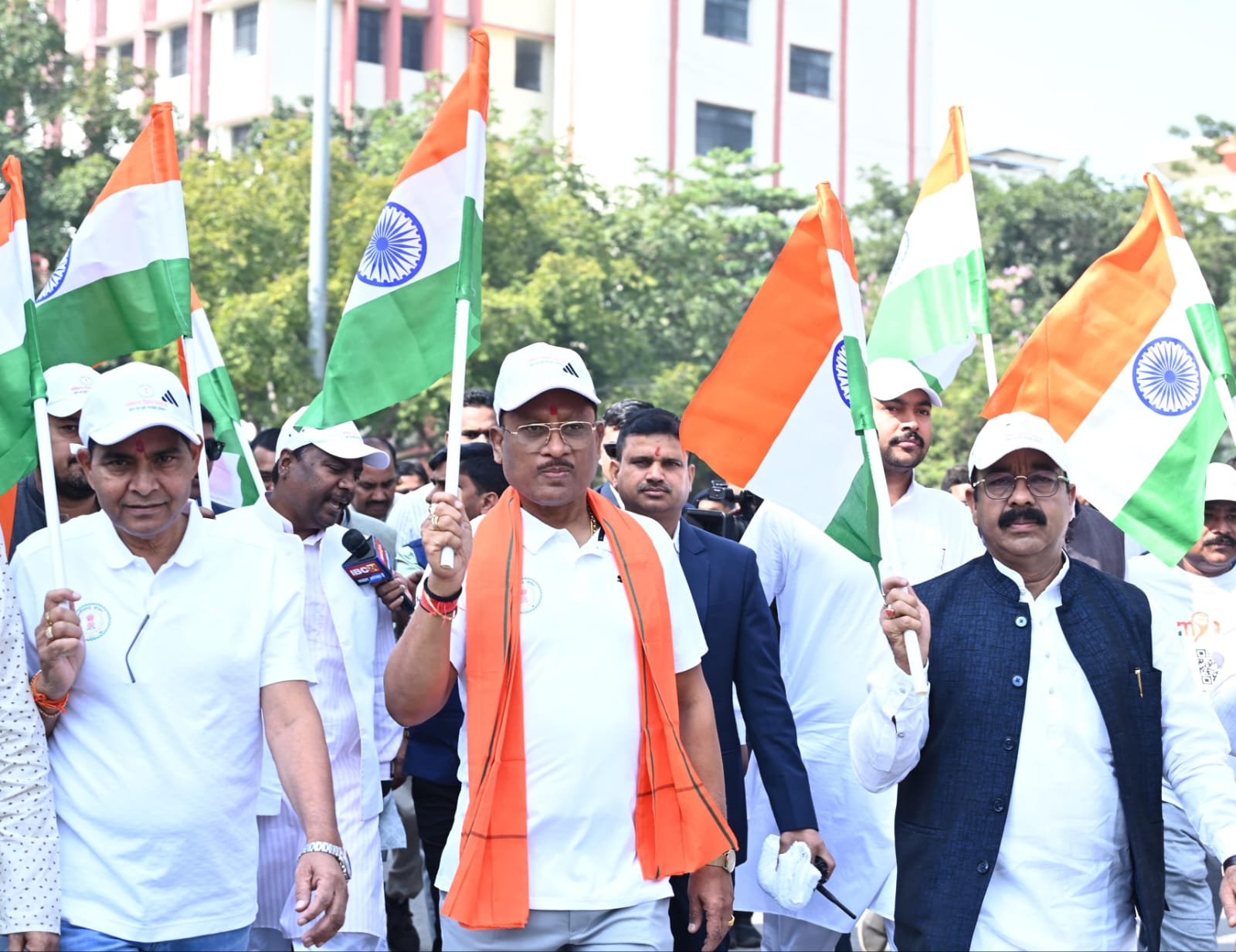 संविधान दिवस पदयात्रा में मुख्यमंत्री संविधान दिवस पदयात्रा में मुख्यमंत्री