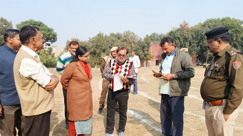 27 Snp-1 सोनीपत: गोहाना की एसडीएम अंजलि श्रोत्रिय ने निजी स्कूल बसों की चैकिंग के बाद निर्देश देते हुए। 27 Snp-1 सोनीपत: गोहाना की एसडीएम अंजलि श्रोत्रिय ने निजी स्कूल बसों की चैकिंग के बाद निर्देश देते हुए।