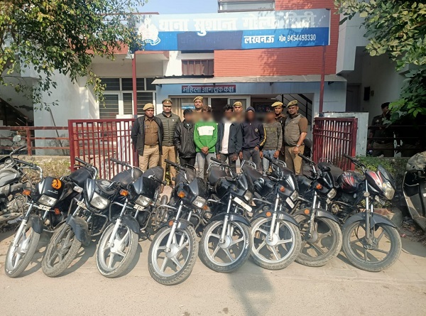 चाेरी के वाहन के साथ पकड़े गये चाेर चाेरी के वाहन के साथ पकड़े गये चाेर