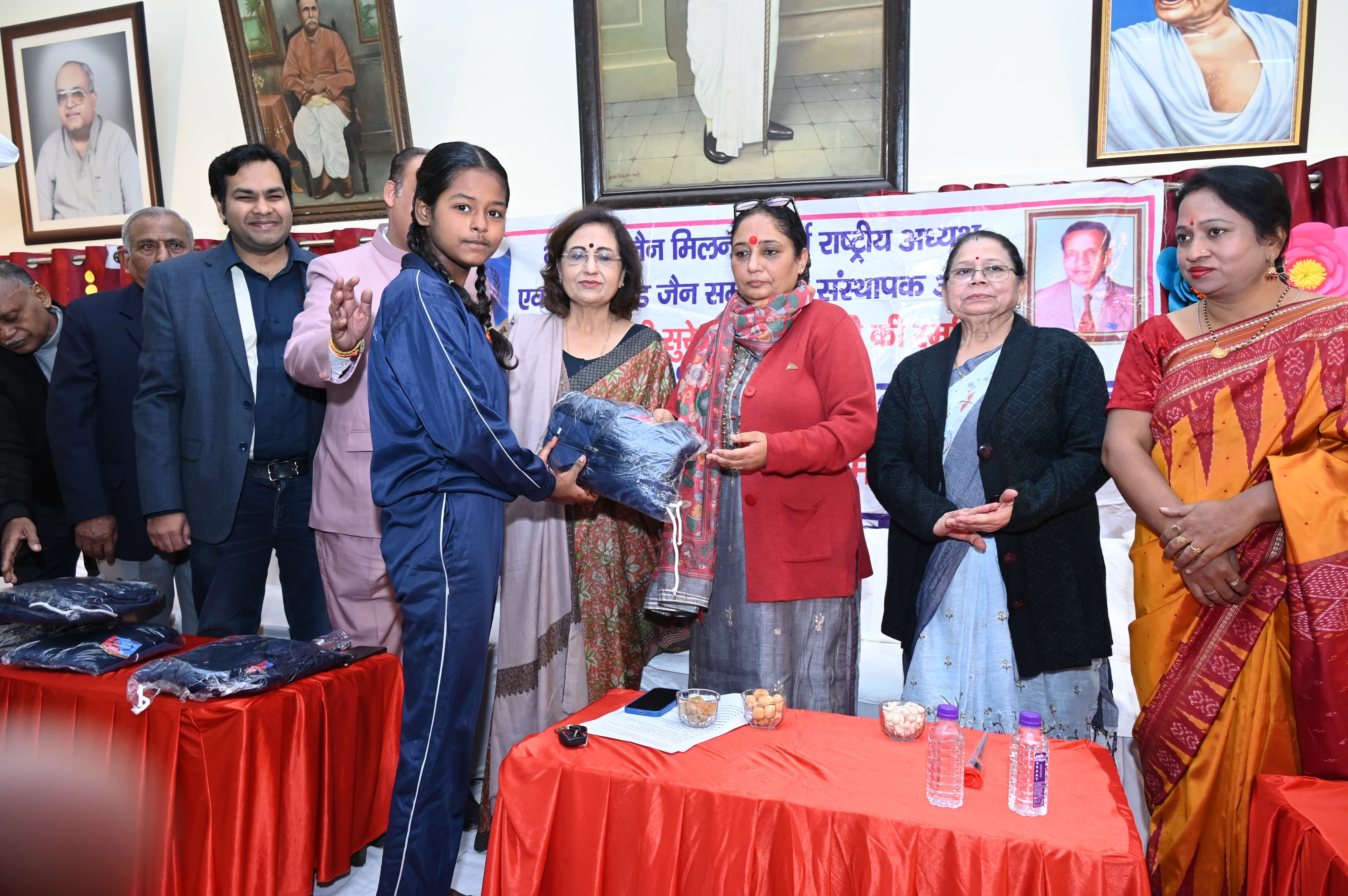 बुधवार को तिलक रोड स्थित महावीर जैन कन्या पाठशाला इंटर कॉलेज में विधानसभा अध्यक्ष ऋतू भूषण खंडूडी। बुधवार को तिलक रोड स्थित महावीर जैन कन्या पाठशाला इंटर कॉलेज में विधानसभा अध्यक्ष ऋतू भूषण खंडूडी।