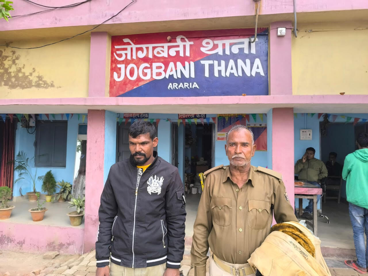 जोगबनी में तीन ग्राम 60 मिलीग्राम स्मैक के साथ एक गिरफ्तार जोगबनी में तीन ग्राम 60 मिलीग्राम स्मैक के साथ एक गिरफ्तार