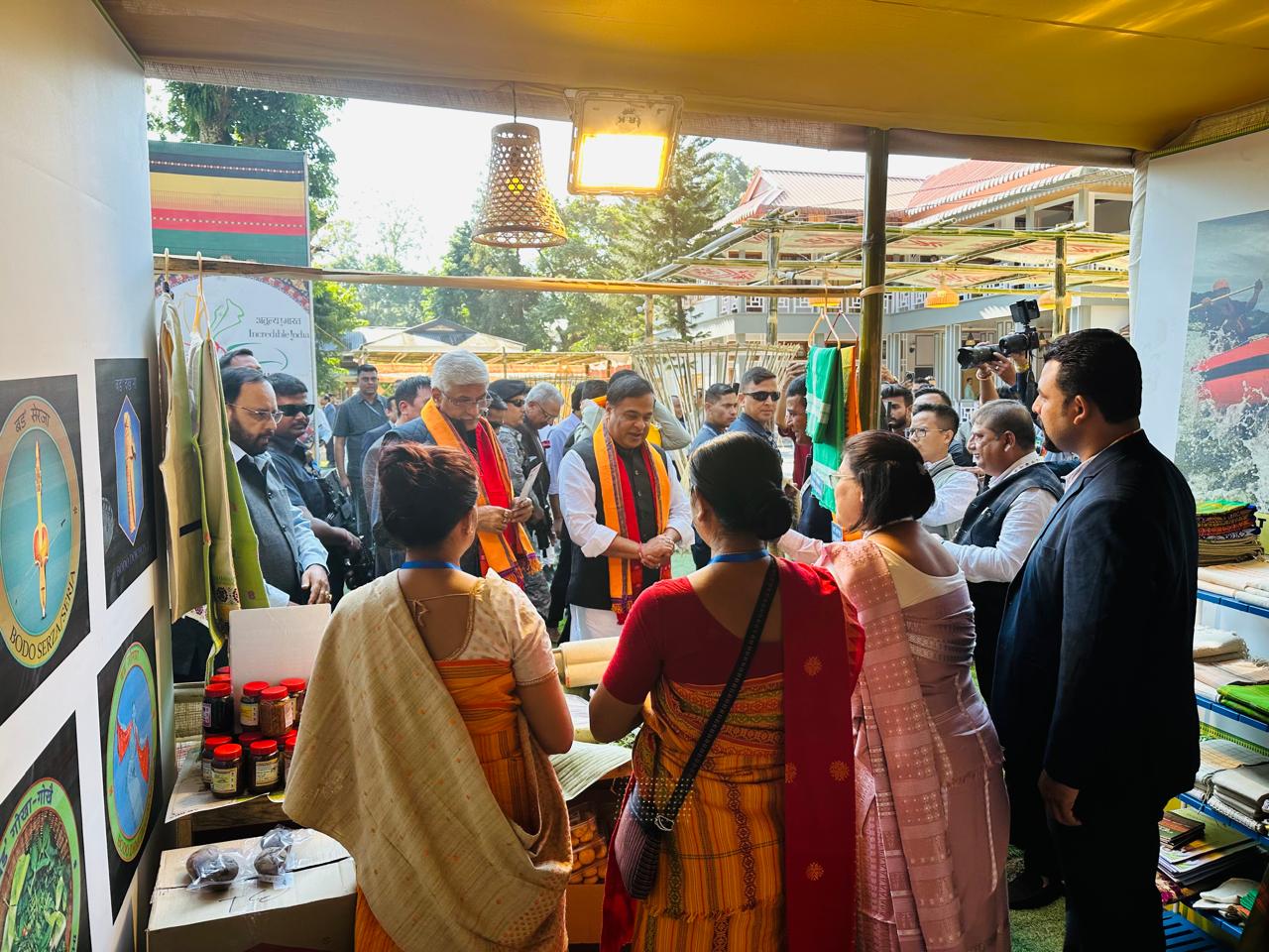 बोडोलैंड ने काजीरंगा में अंतर्राष्ट्रीय पर्यटन मेले में अपनी खूबसूरती का प्रदर्शन किया। बोडोलैंड ने काजीरंगा में अंतर्राष्ट्रीय पर्यटन मेले में अपनी खूबसूरती का प्रदर्शन किया।