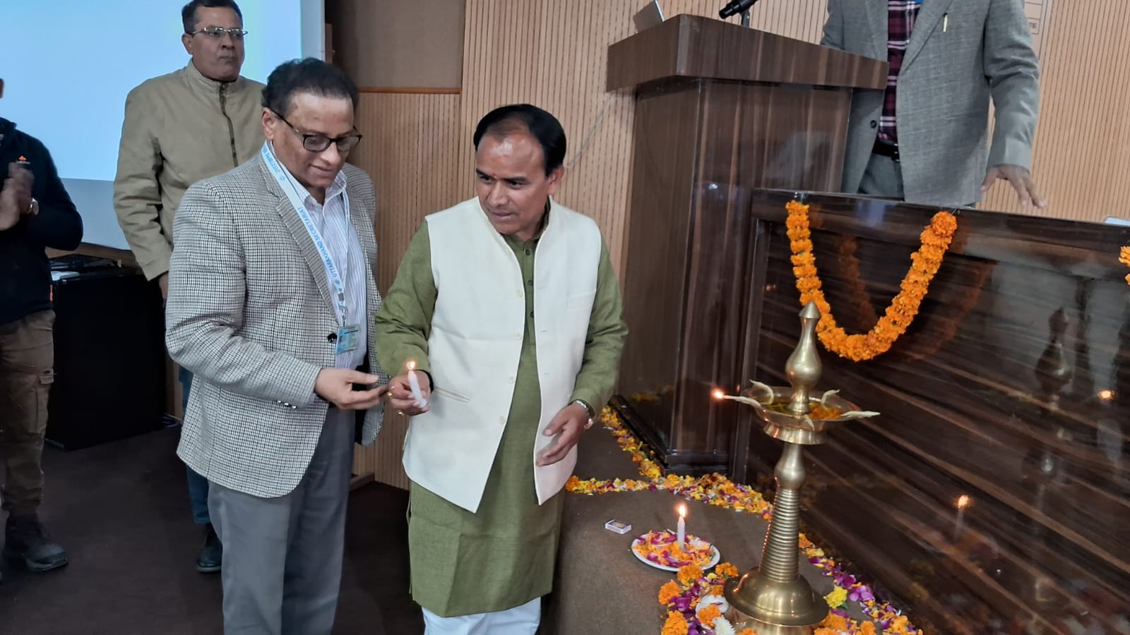 कार्यशाला का शुभारंभ करते सहकारिता मंत्री डॉ. धनसिंह रावत। कार्यशाला का शुभारंभ करते सहकारिता मंत्री डॉ. धनसिंह रावत।