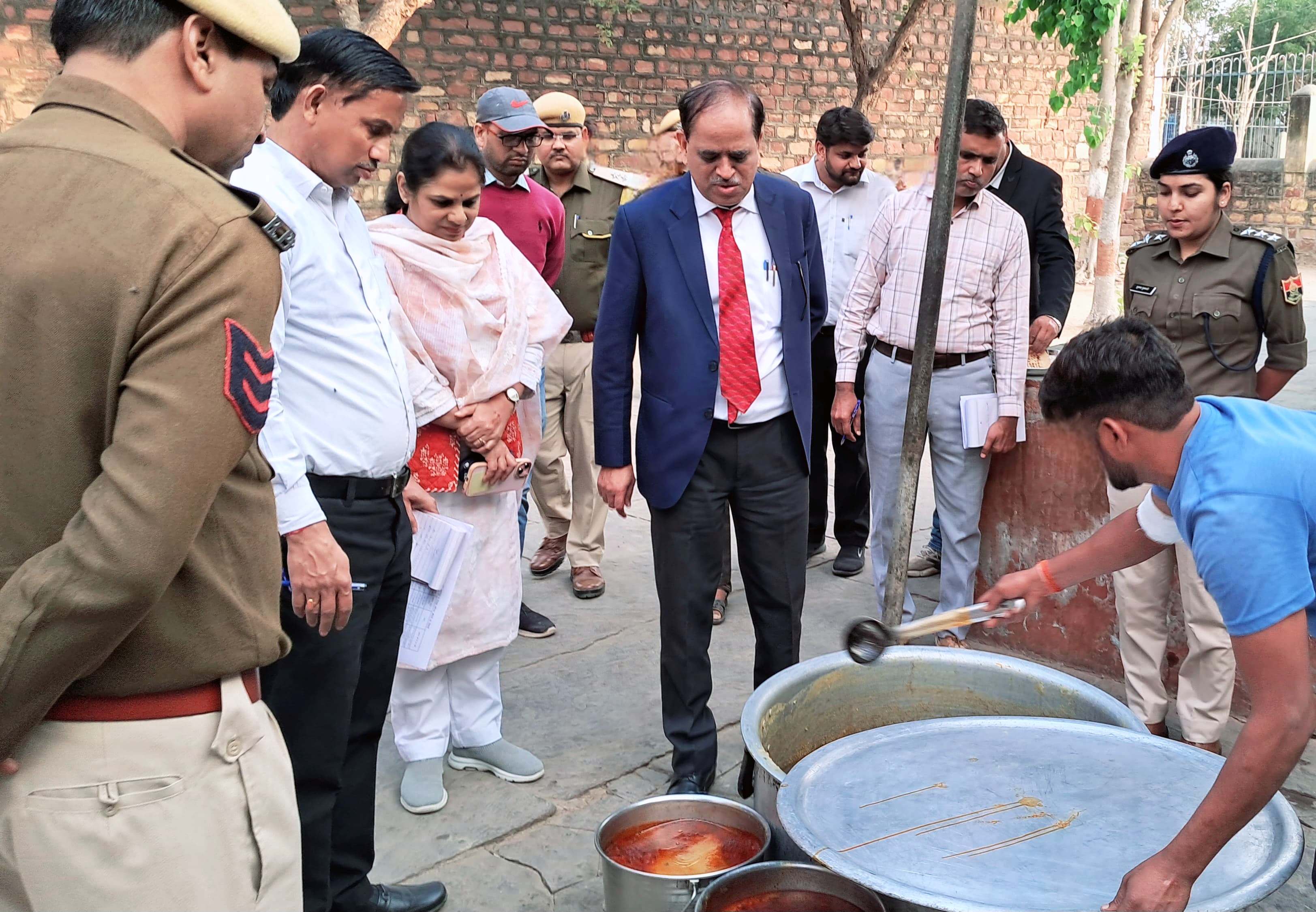 जिला एवं सेशन न्यायाधीश सतीश चंद ने किया जिला कारागृह निरीक्षण जिला एवं सेशन न्यायाधीश सतीश चंद ने किया जिला कारागृह निरीक्षण