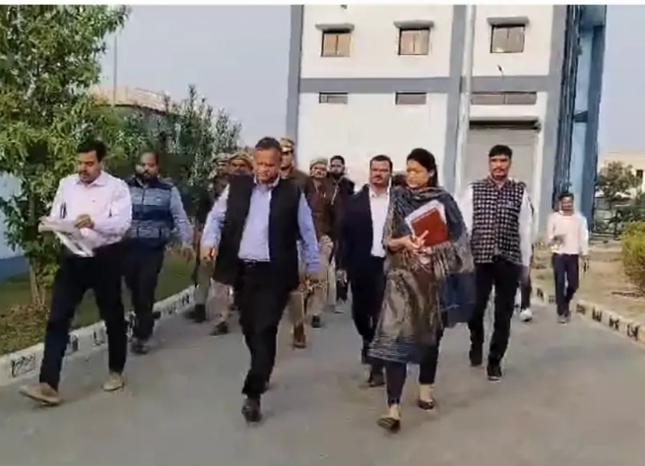 निरीक्षण करते मुख्य सचिव निरीक्षण करते मुख्य सचिव