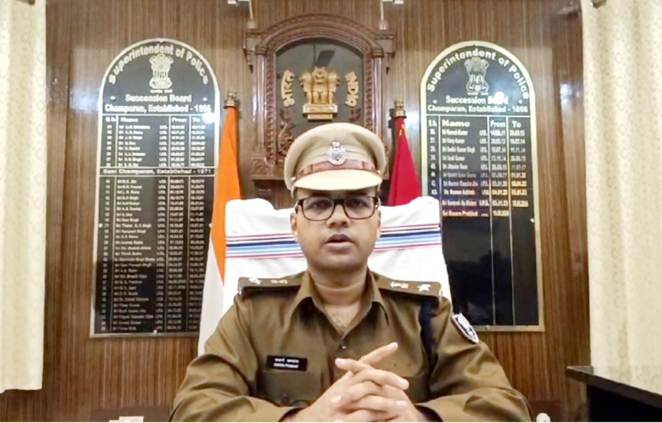 क्राइम हेल्प डेस्क शुरू करने की जानकारी देते एसपी क्राइम हेल्प डेस्क शुरू करने की जानकारी देते एसपी