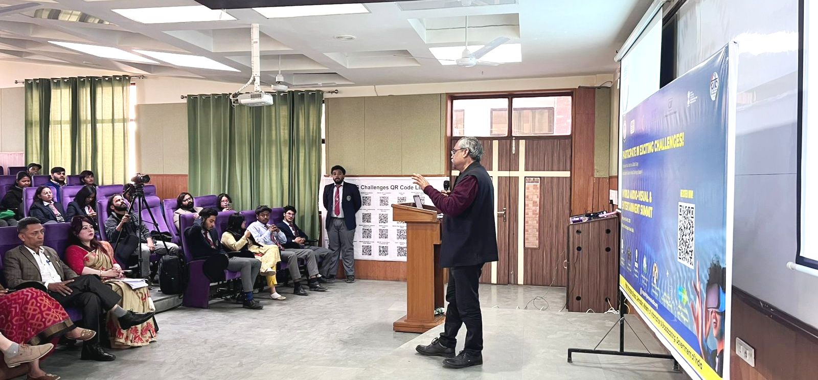 कार्यशाला में बाेलते ग्राफिक एरा हिल यूनिवर्सिटी के निदेशक प्रो. सुभाष गुप्ता। कार्यशाला में बाेलते ग्राफिक एरा हिल यूनिवर्सिटी के निदेशक प्रो. सुभाष गुप्ता।