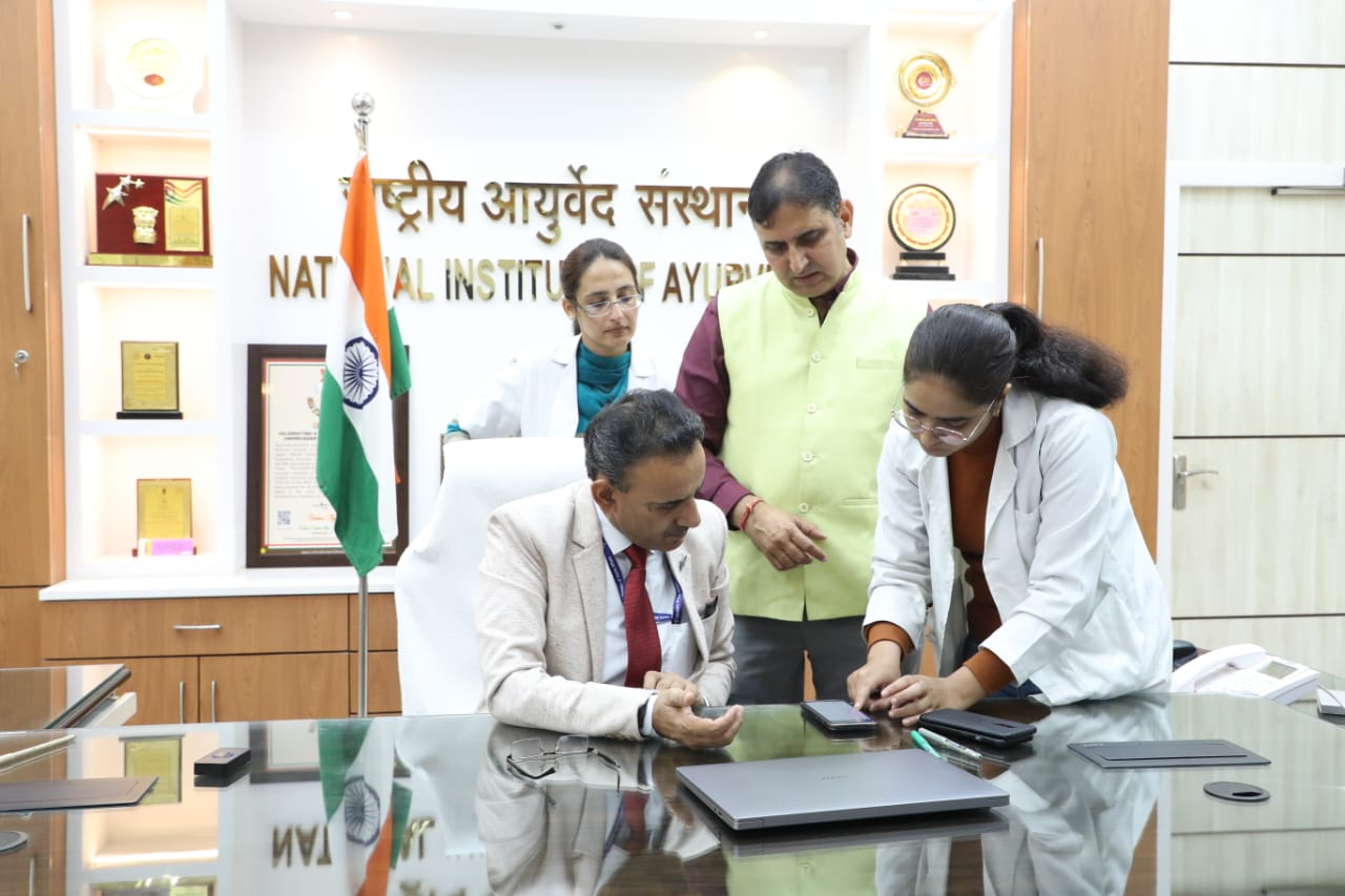 आमजन के स्वास्थ्य के लिये प्रधानमंत्री की पहल पर राष्ट्रीय आयुर्वेद संस्थान कर रहा है प्रकृति परीक्षण आमजन के स्वास्थ्य के लिये प्रधानमंत्री की पहल पर राष्ट्रीय आयुर्वेद संस्थान कर रहा है प्रकृति परीक्षण